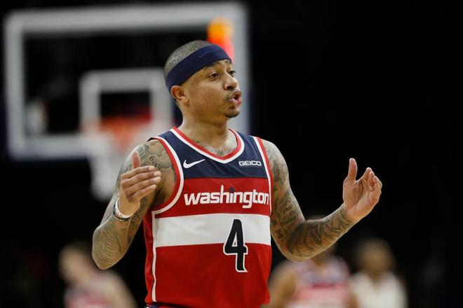 人都聚集在 人都聚集在