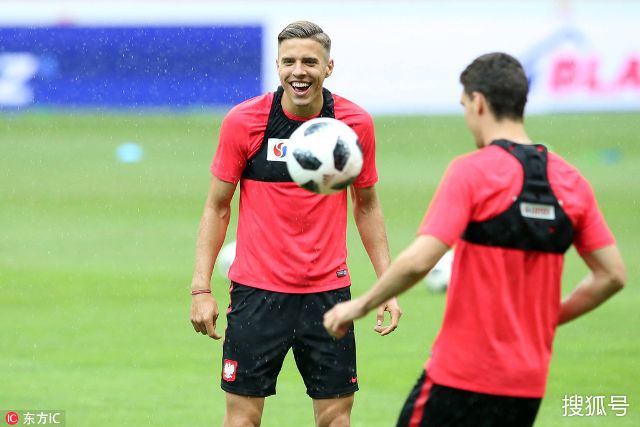 小鲤鱼对足 小鲤鱼对足